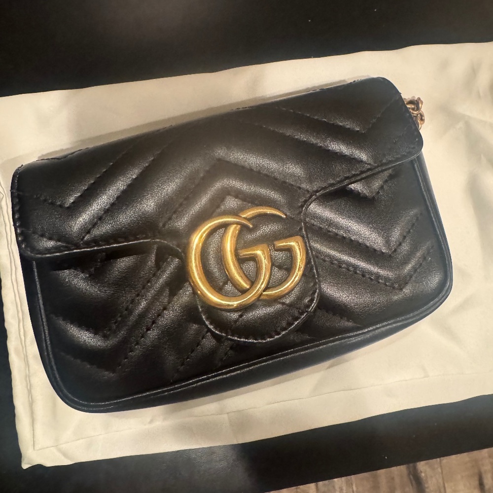 GG Marmont Mini Shoulder Bag